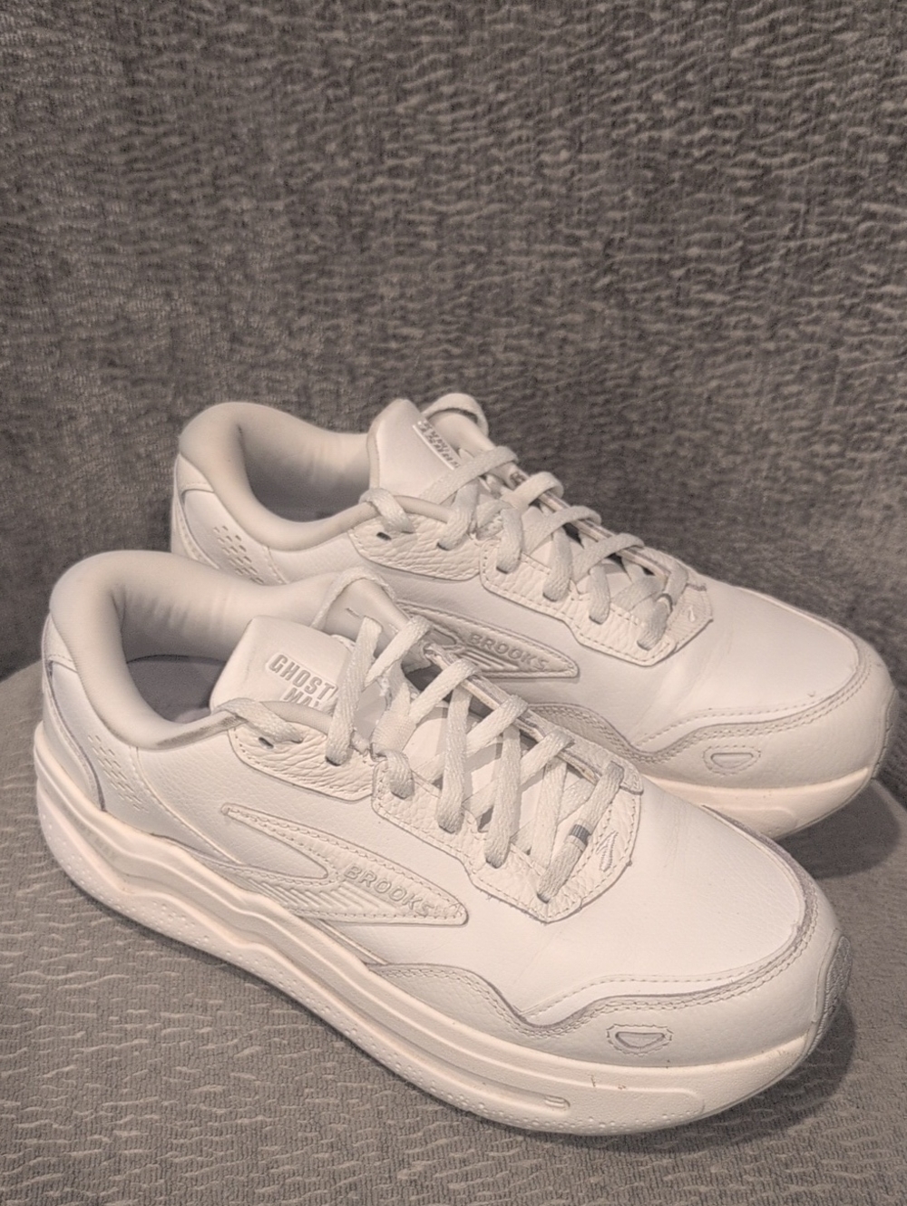 Brooks Max L White Leather